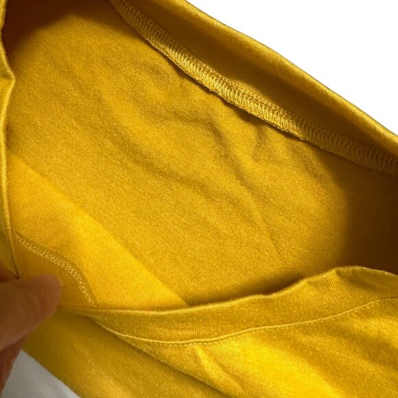 Women's Yellow/Black/White Color Block T-Shirt Medium NWOT - Picture 5 of 7